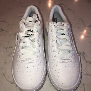 Puma Wn’s White NEVER WORN COMES WITH BOX
